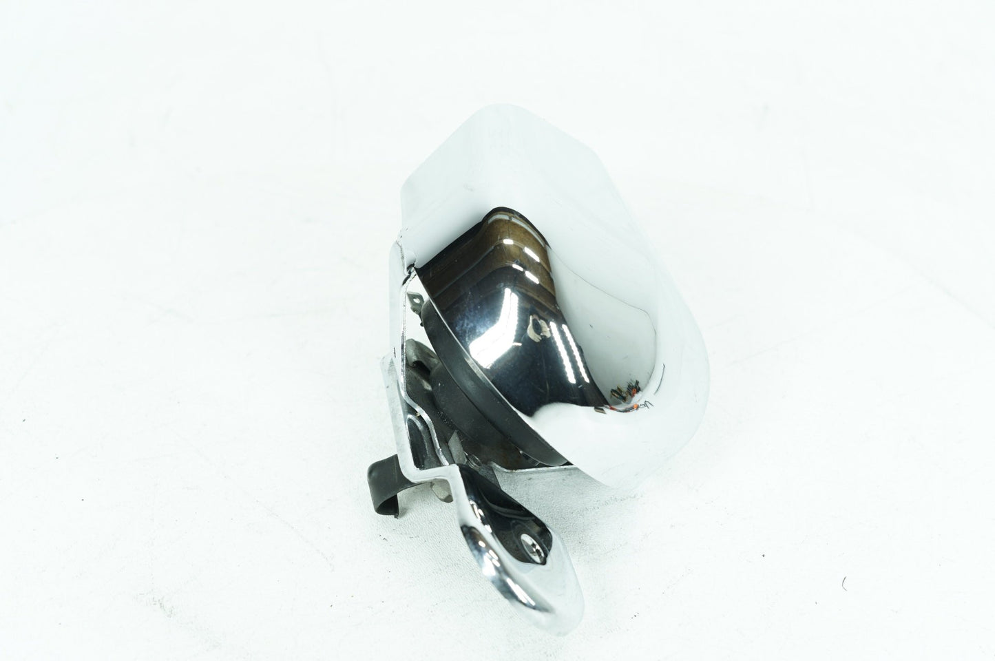 1999 - 2006 Harley-Davidson Touring Electra Glide Ultra Horn Signal Klaxon Chrome Cover 69012-93A