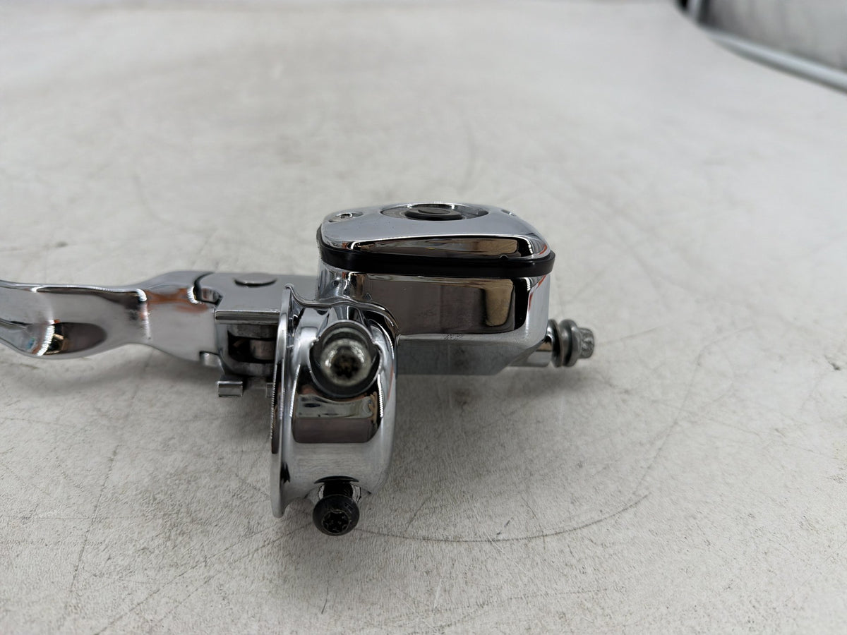 2004 Harley Electra Glide CVO Eagle Front Left Hand Clutch Lever Master Cylinder