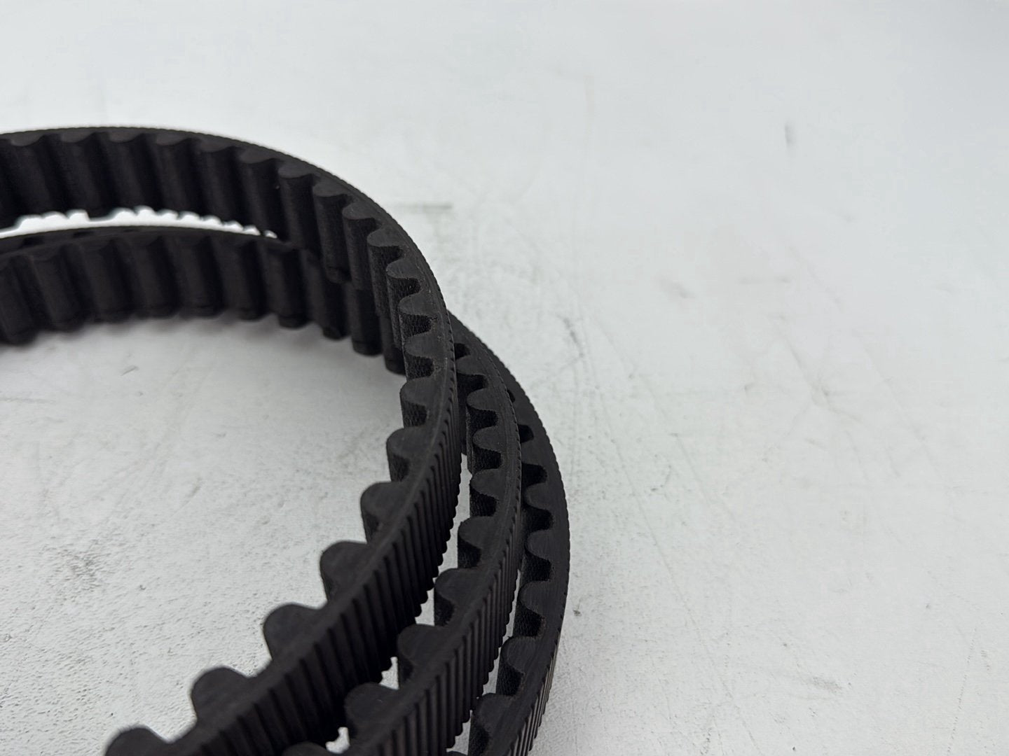 2007 Harley Street Glide Touring FLHX OEM Rear Drive Belt 137T 1"