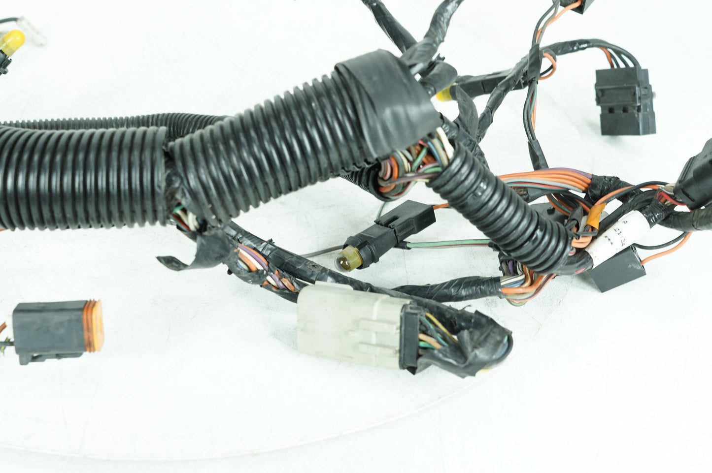2007 - 2012 Harley-Davidson Touring Street Glide Front Sub Wiring Harness Loom Interconnect  	70232-08