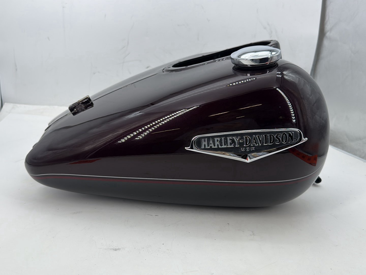 2006 Harley Road King Touring FLHRCI Classic OEM Fuel Gas Tank Gasoline Reservoir