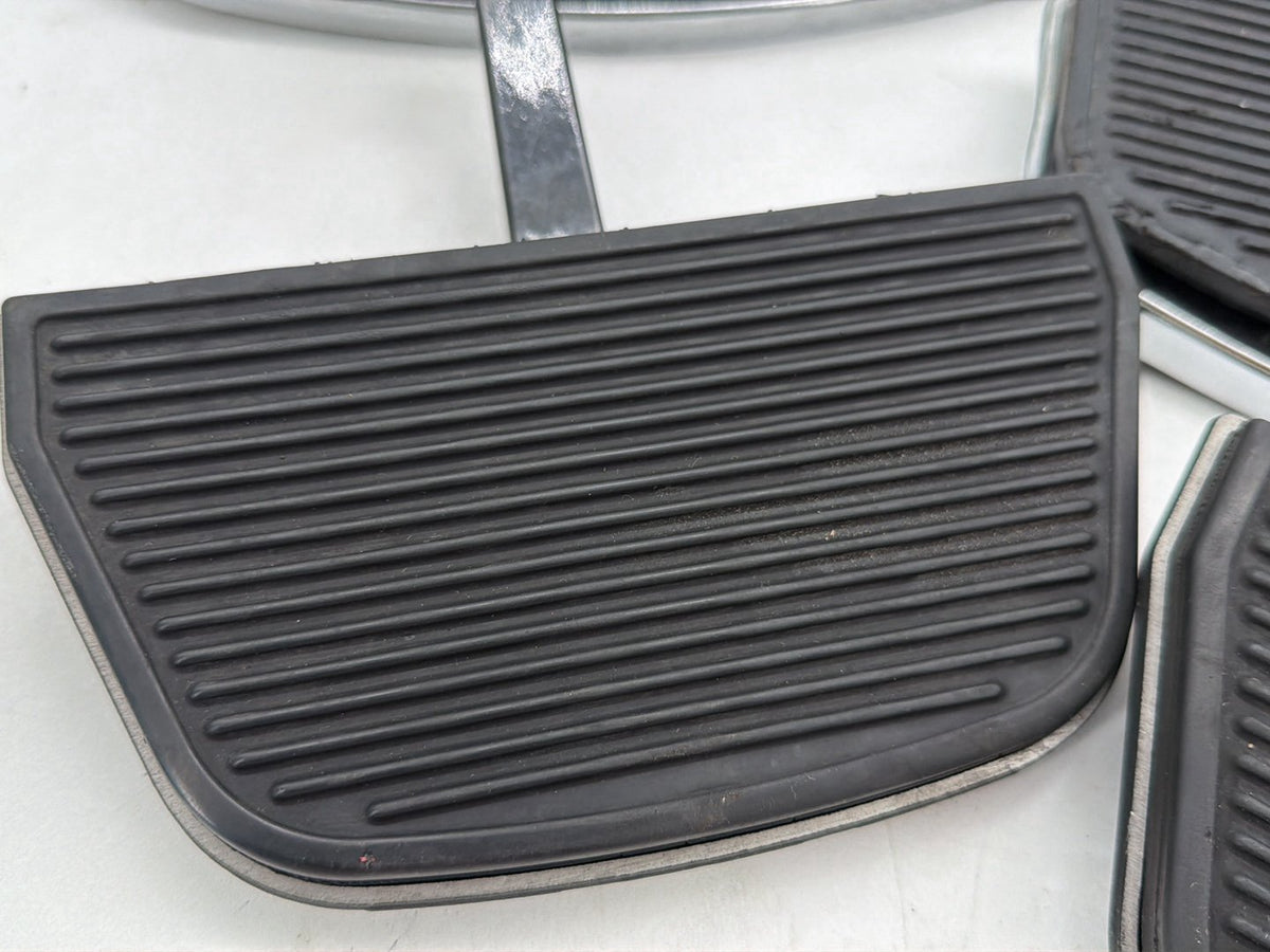 2008 Harley Electra Glide Touring Ultra FLHTCUI OEM Left Right Driver & Pass Floorboard Foot Rest