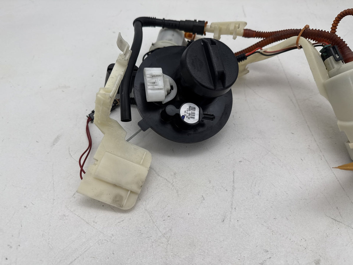 09 Harley Electra Glide Touring Ultra OEM Fuel Pump Gas Gasoline Petrol Sending
