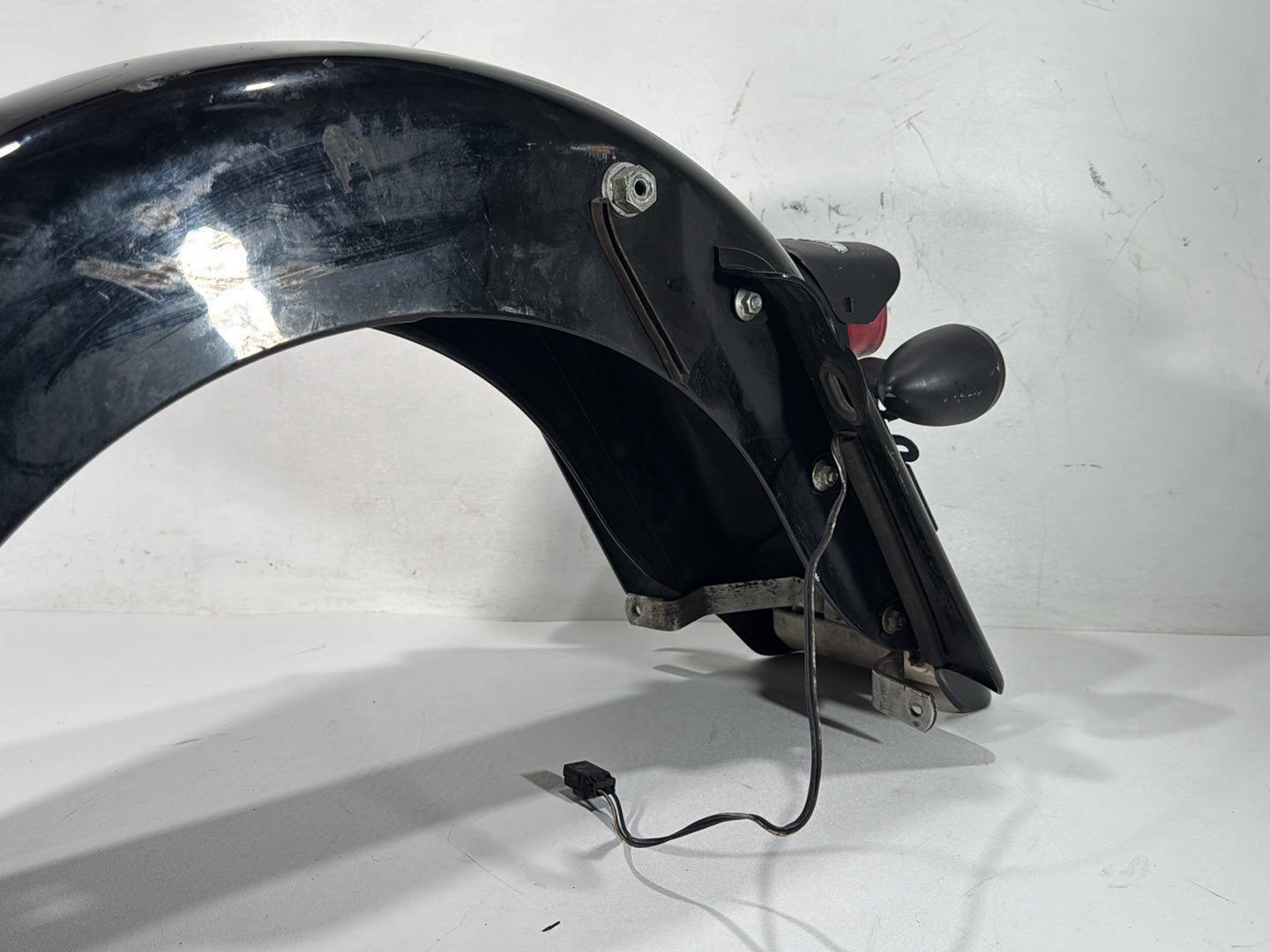 2007 Harley Street Glide Touring FLHX OEM Rear Wheel Fender & Turn Signals Bar