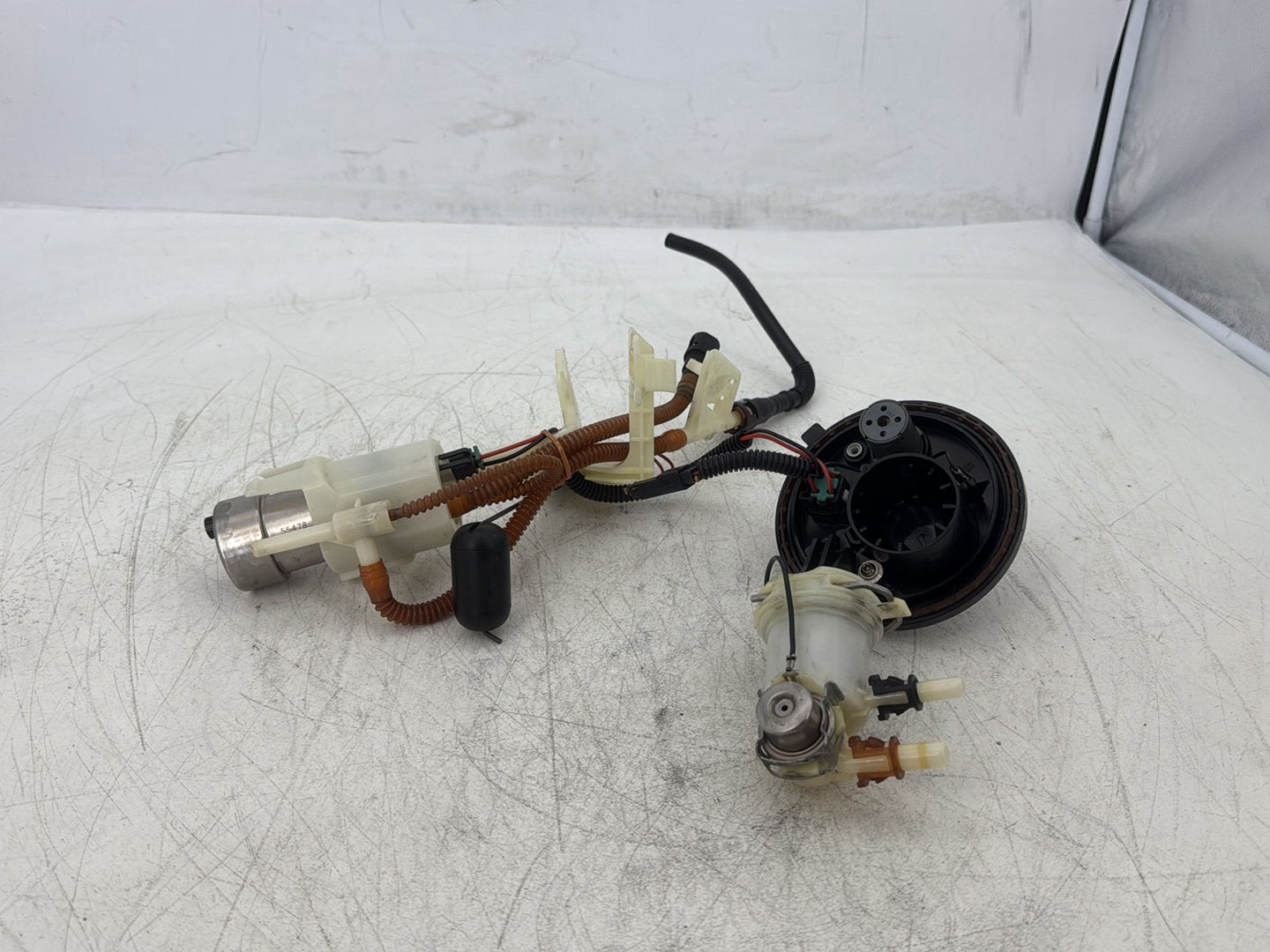 2016 Harley Road King Touring FLHR OEM Gas Gasoline Fuel Petrol Pump Sending