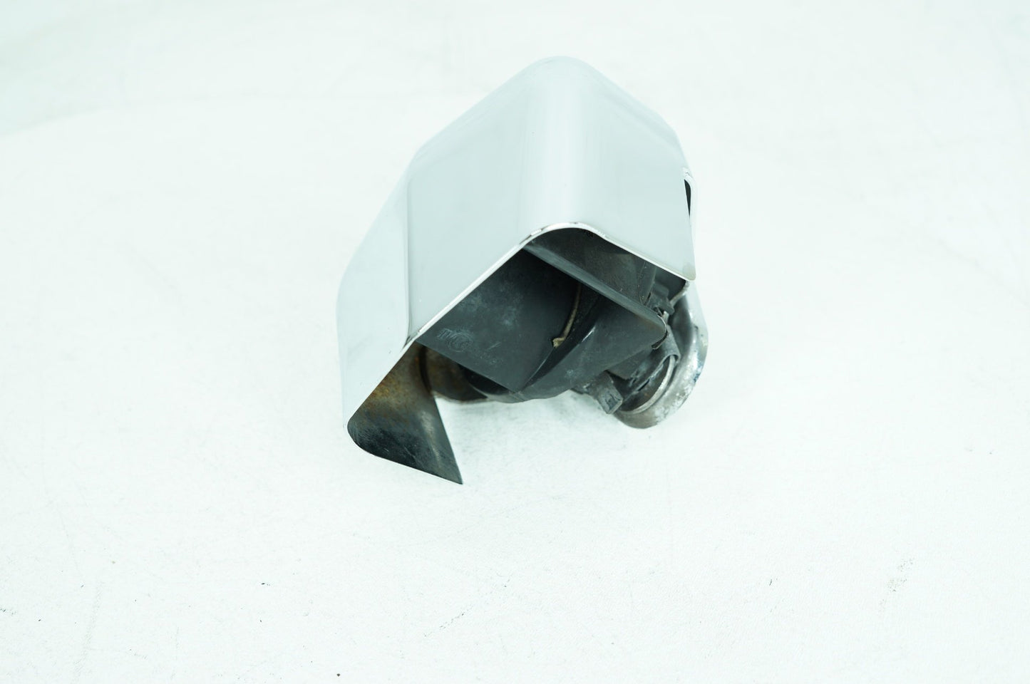 2007 - 2016 Harley-Davidson Touring Street Glide Horn Signal Klaxon Chrome Cover 69012-93A