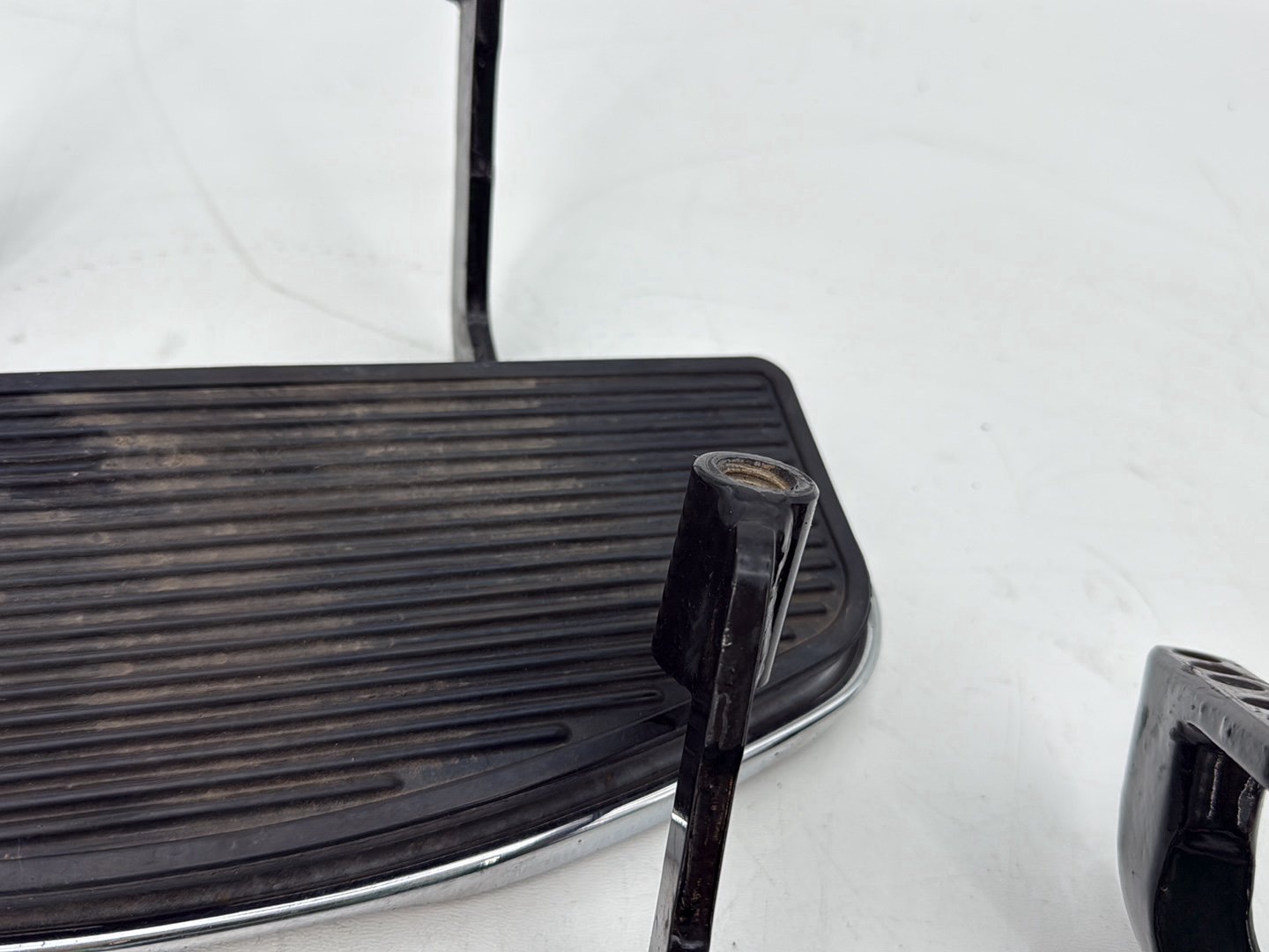 2007 - 2012 Harley-Davidson Touring Electra Glide Ultra Left Right Driver Floorboard Foot Rest 50621-06