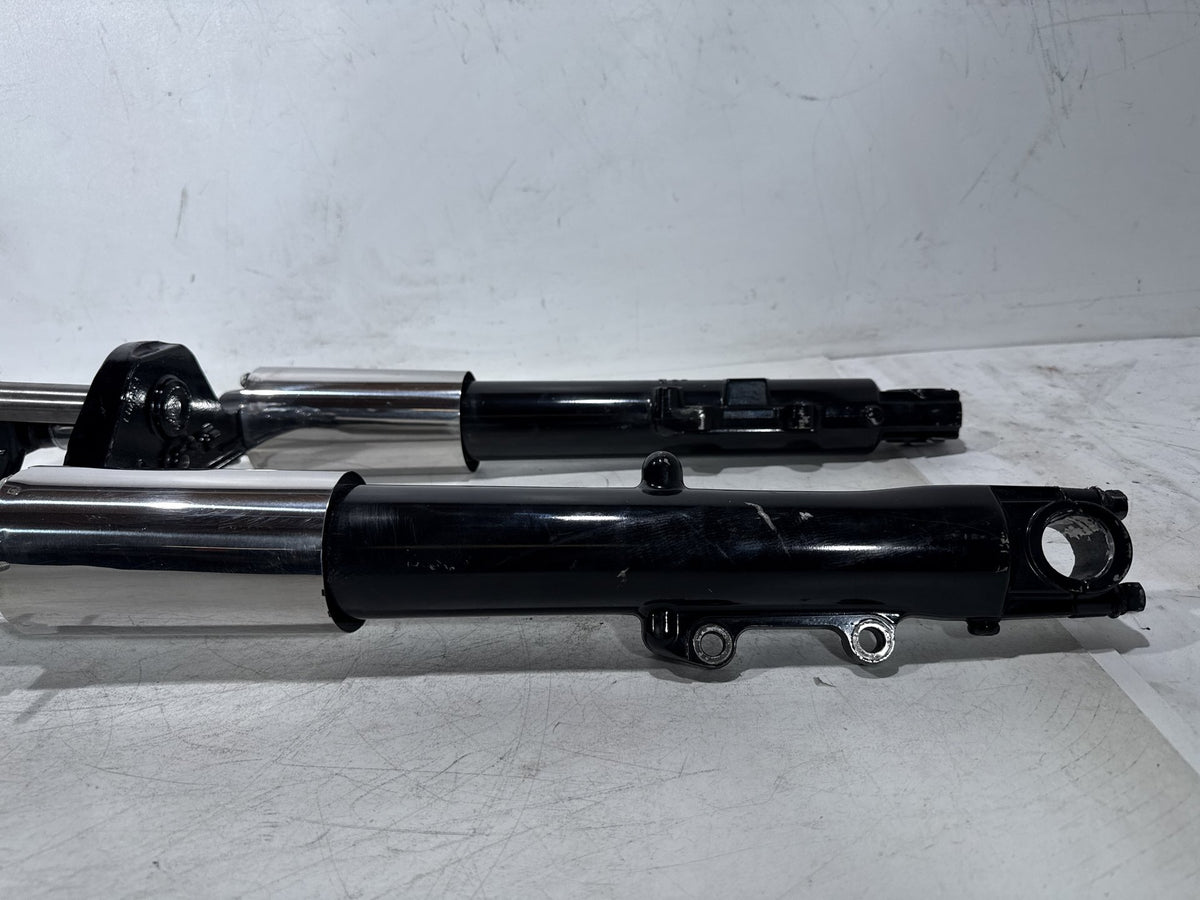 10 Harley Road King Touring OEM Front Triple Tree Set & LH RH Fork Legs Sliders