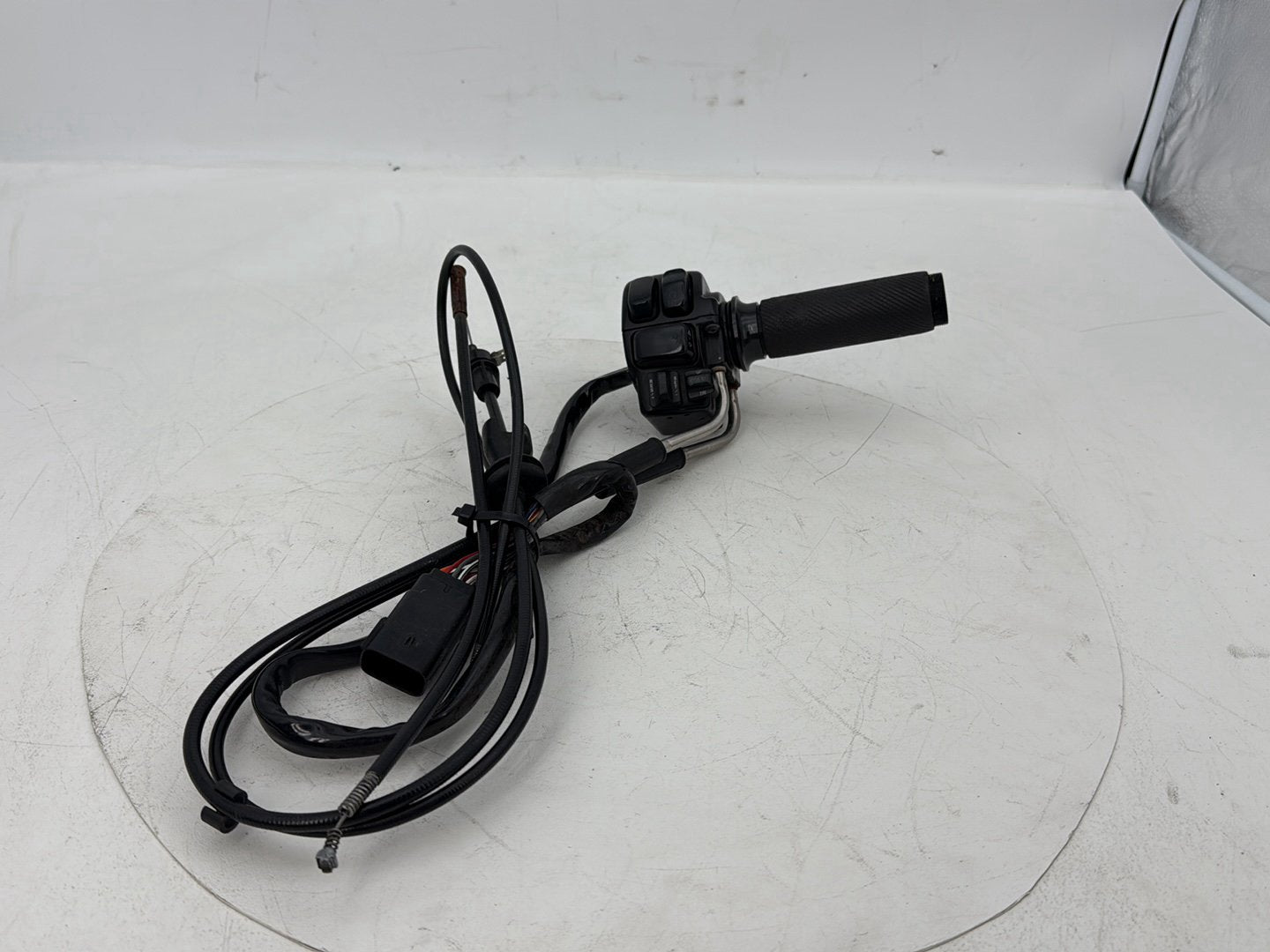 2007 - 2012 Harley-Davidson Touring Electra Glide Ultra Right Engine Start Kill Switches Controls w/ Hand Grip, Idle Throttle Cable Lines