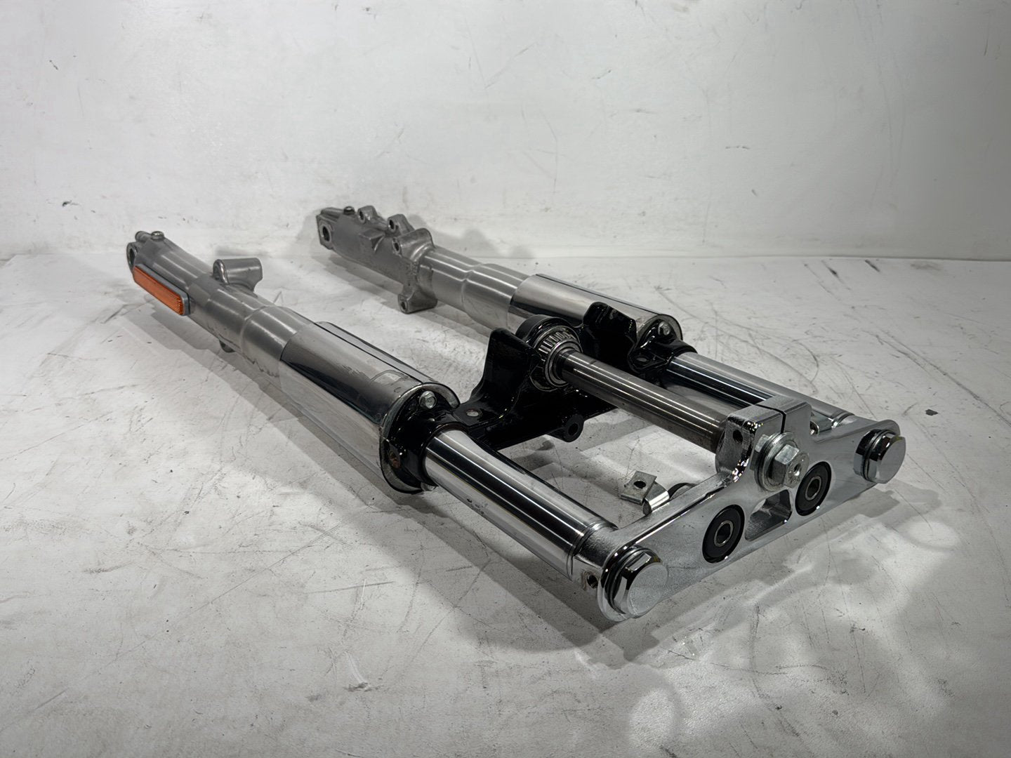 2013 Harley Heritage Softail Classic FLSTC OEM Front Triple Tree Set & LH RH Fork Legs Sliders