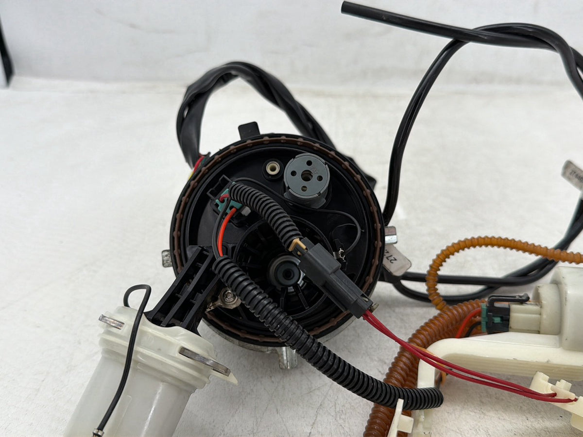 2018 Harley Road Glide Touring FLTRXS OEM Fuel Pump Gas Gasoline Petrol Sending