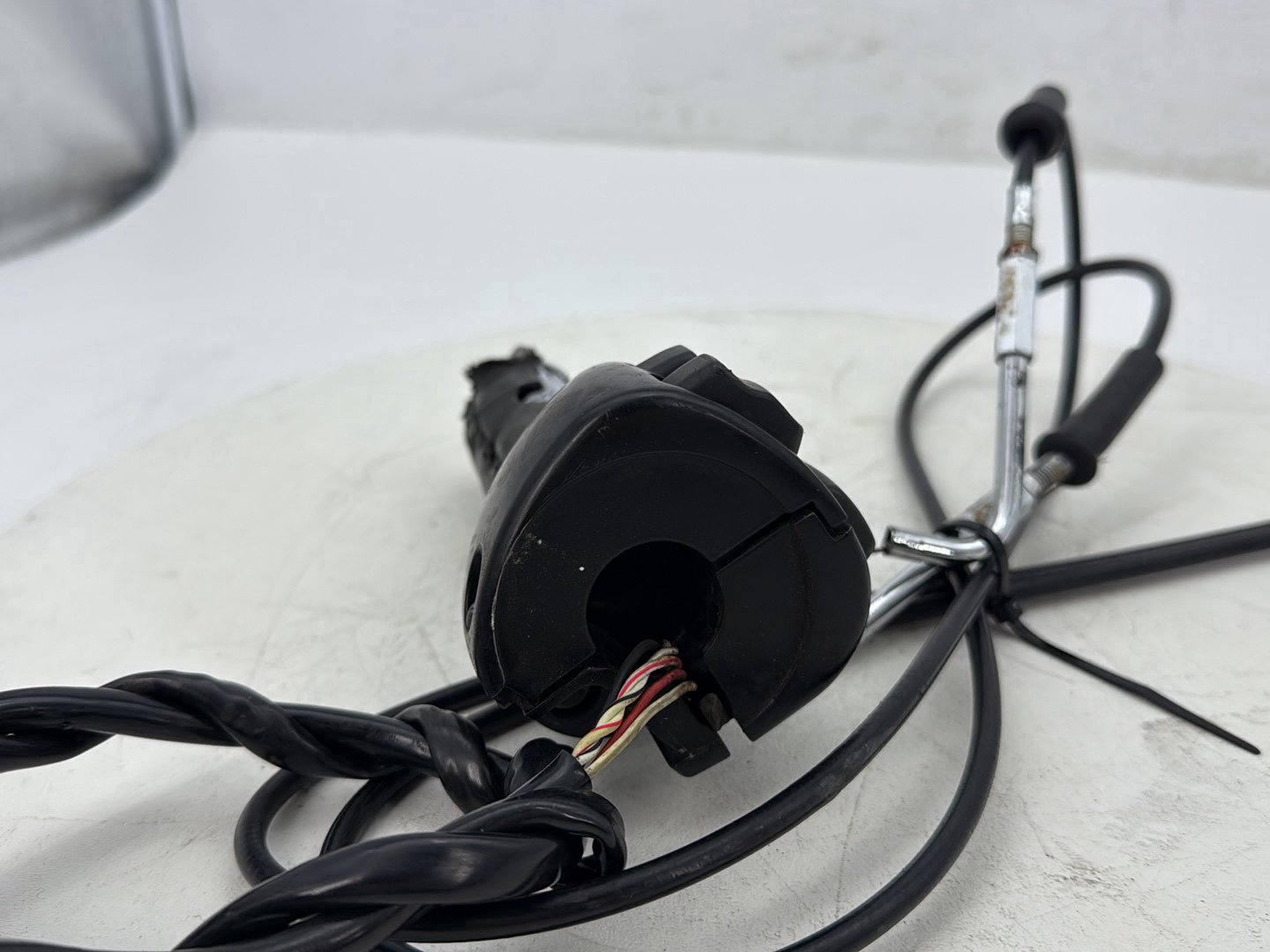 2012 Harley Dyna Fat Bob FXDF 103 OEM Right Engine Start Kill Switches Controls