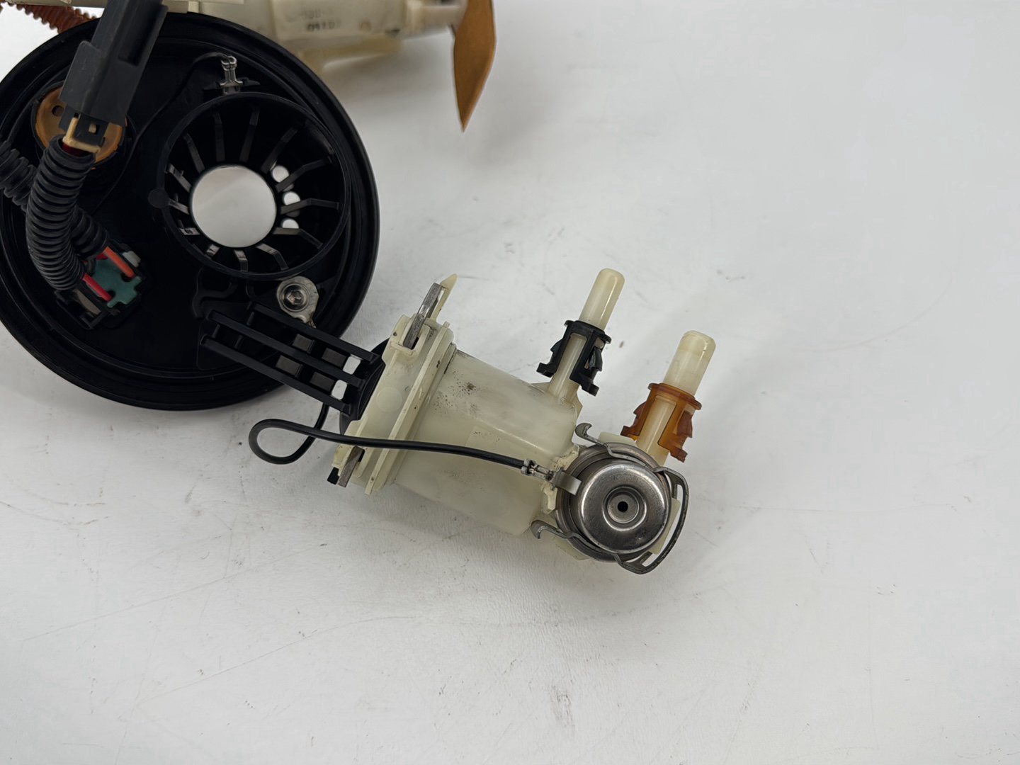 2007 - 2012 Harley-Davidson Touring Road Glide Gas Gasoline Fuel Petrol Pump Sending 	62908-08