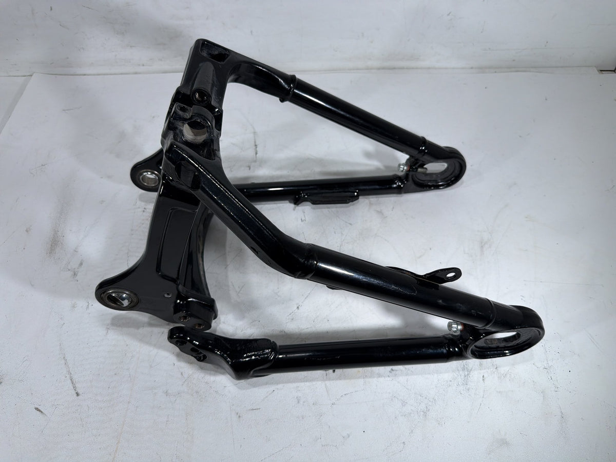 2020 Harley Softail Standard FXST OEM Rear Fork Swingarm Swing Arm