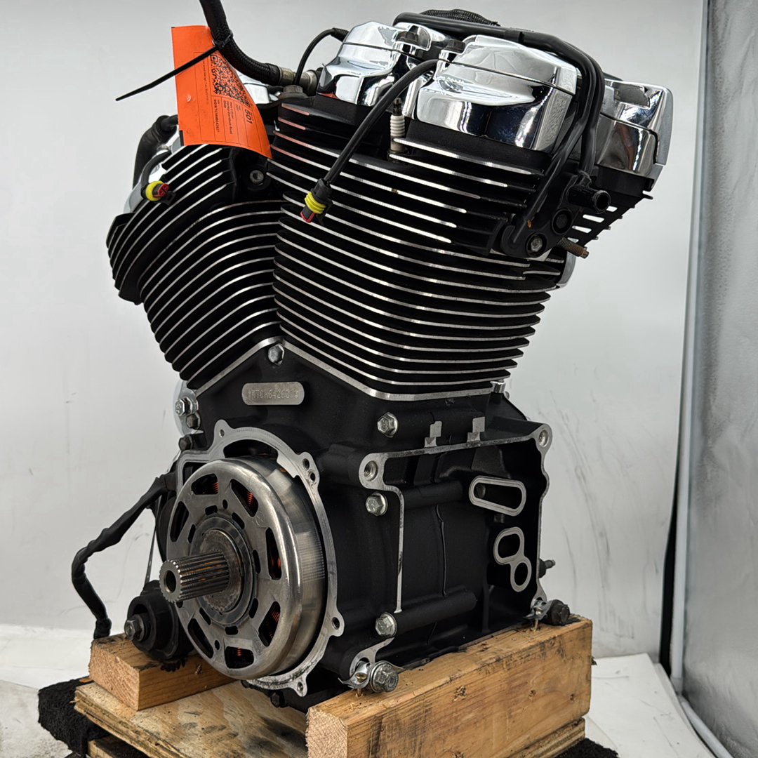 17 Harley Road Glide Touring OEM Milwaukee M8 107 Engine Motor Air Cooled 7 mi.