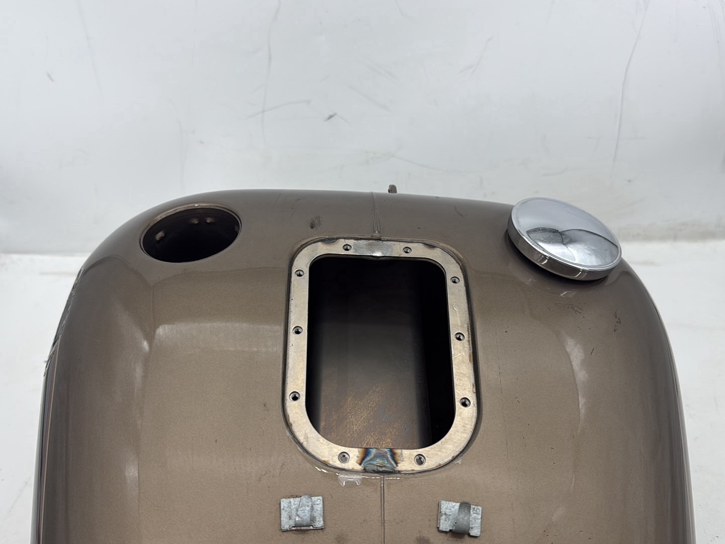 2005 Harley Heritage Softail Classic OEM Fuel Gas Tank Gasoline Reservoir DENTED