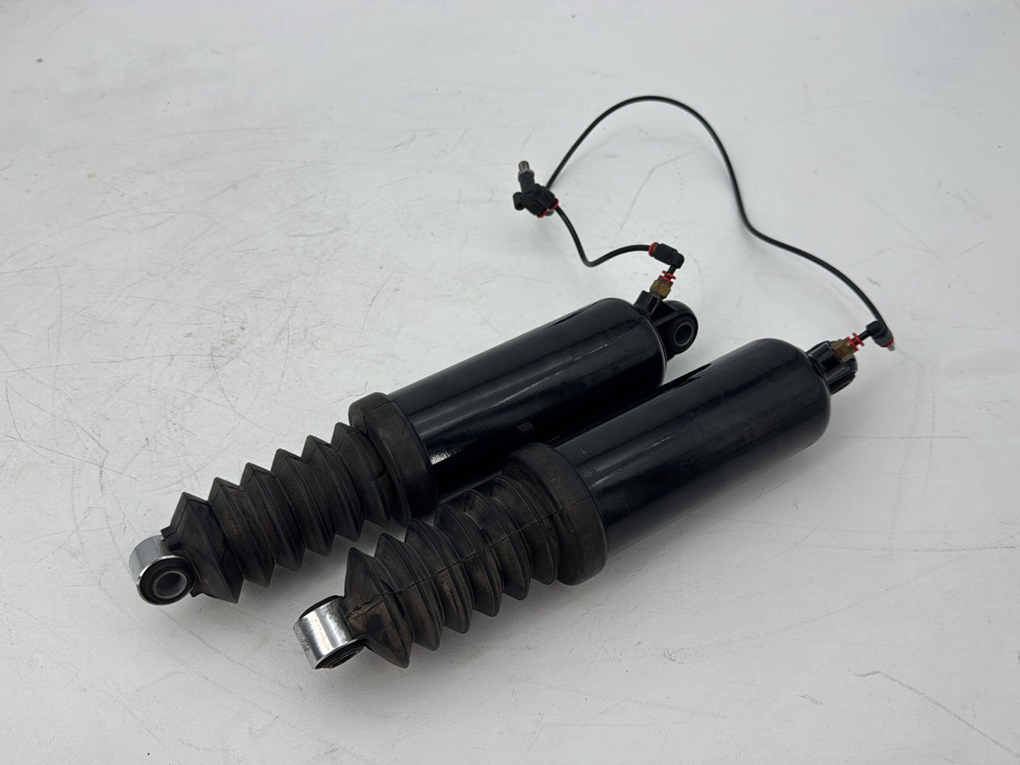 2008 - 2016 Harley-Davidson Touring Electra Glide Ultra Rear Left Right Shock Absorbers 54000036