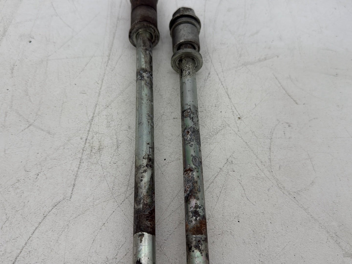2005 Harley Heritage Softail Classic FLSTCI OEM Engine Mount Pivot Bolt Shaft