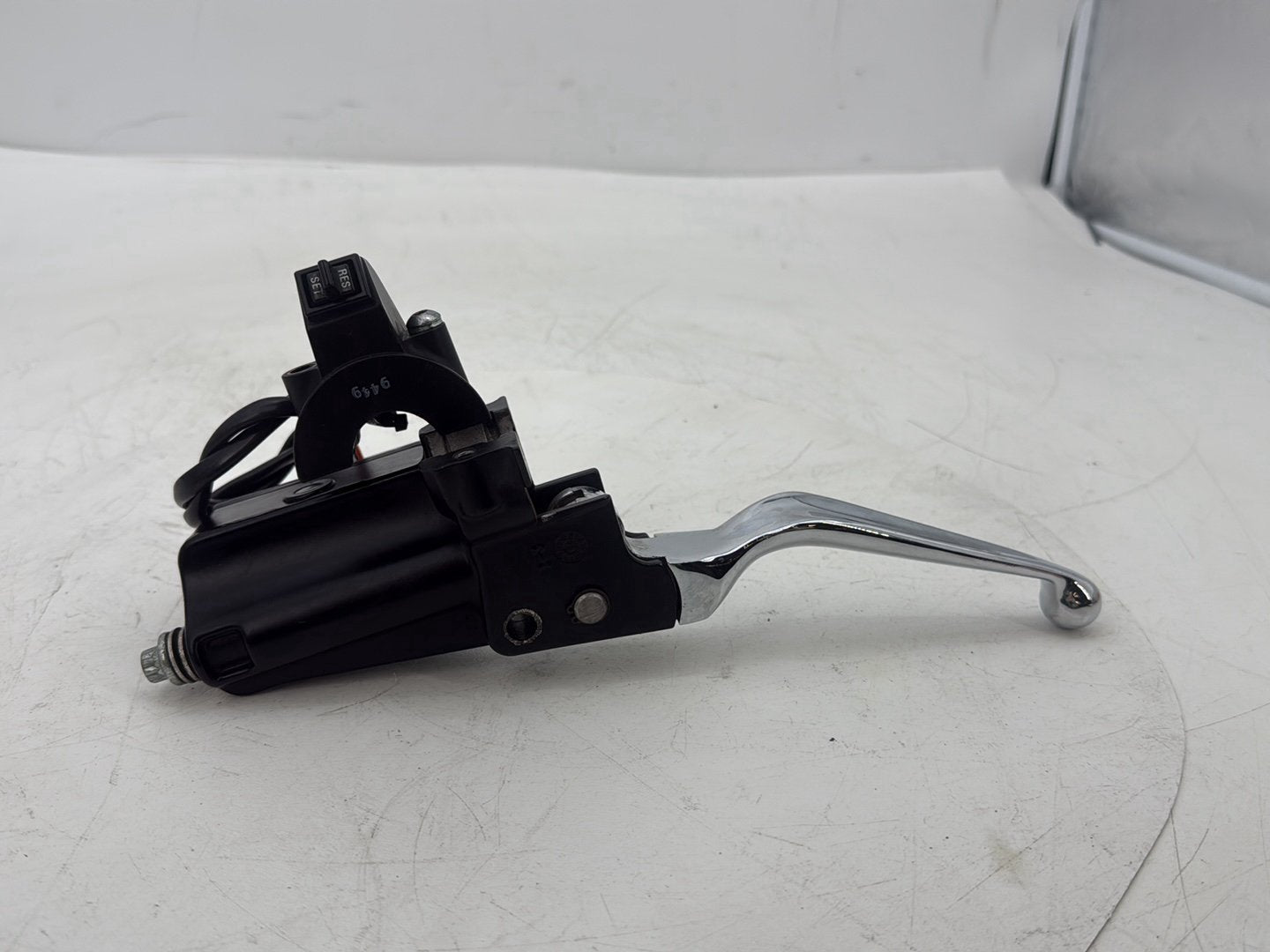 95 Harley Electra Glide Touring Classic Front Right Brake Lever Master Cylinder