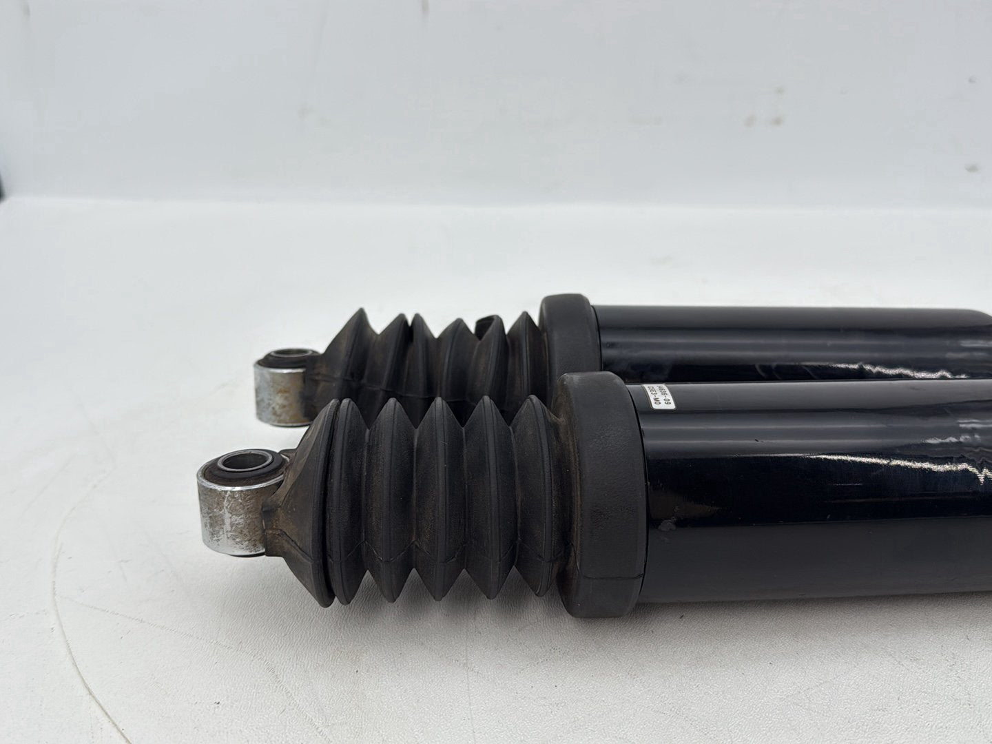 2007 - 2011 Harley-Davidson Touring Electra Glide Ultra Rear Left Right Shock Absorbers 54636-09