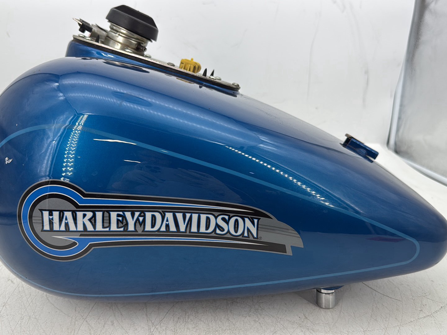 2006 Harley Electra Glide Touring Classic FLHTCI OEM Fuel Gas Tank Gasoline Reservoir