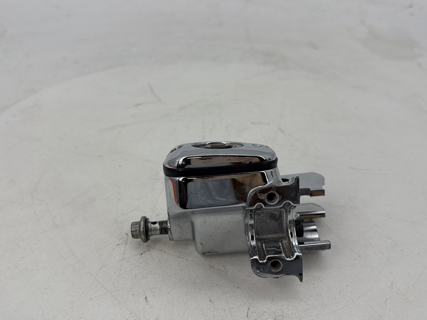 2005 Harley Road Glide Touring FLTRI OEM Front Brake Lever Master Cylinder Reservoir