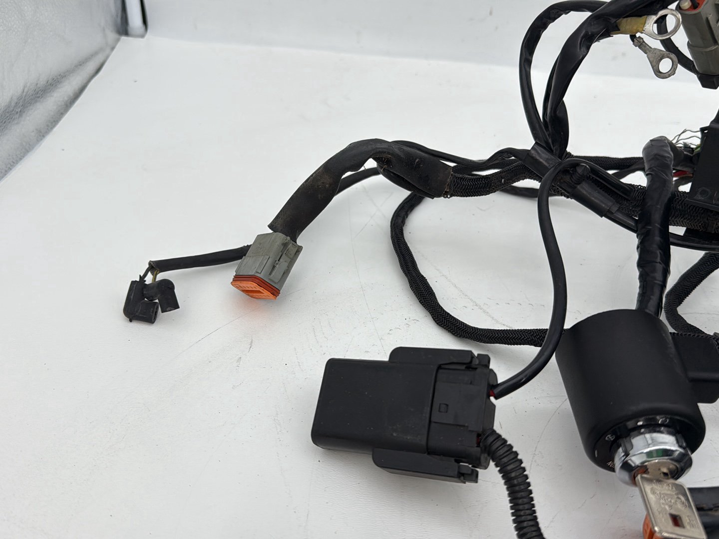2004 - 2013 Harley-Davidson Sportster 1200 Custom Main Wire Wiring Harness Ignition Switch NOKey 70139-06