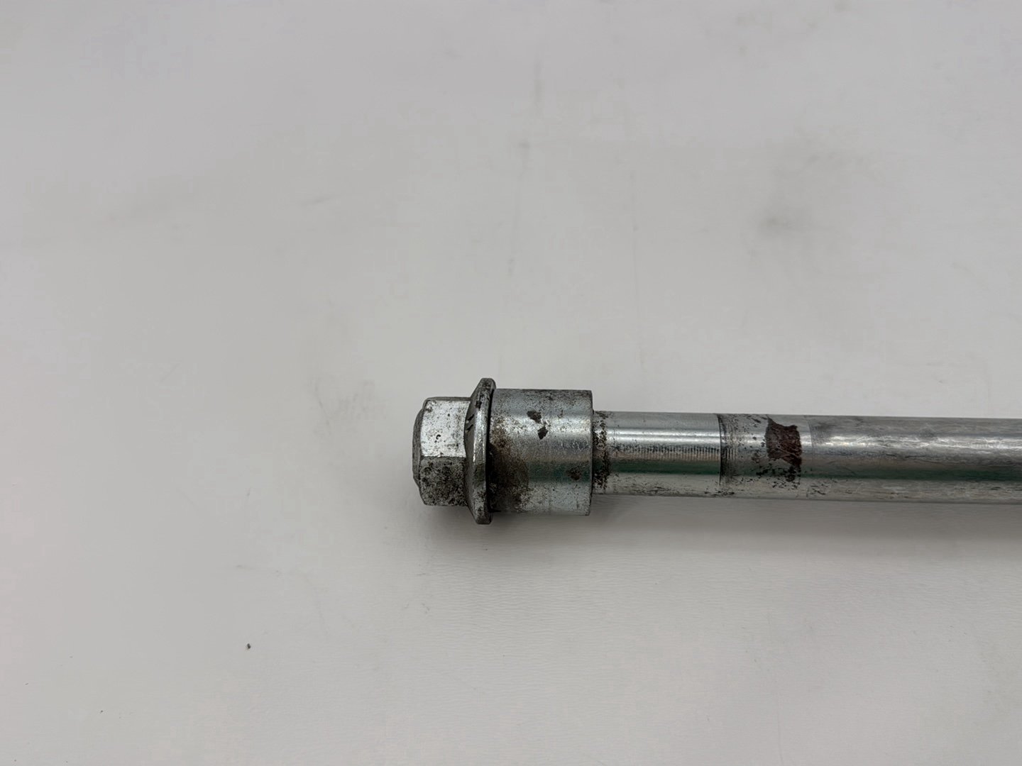 2003 Harley Sportster XL1200C 1200 Custom Anniversary OEM Rear Wheel Axle Bolt Shaft