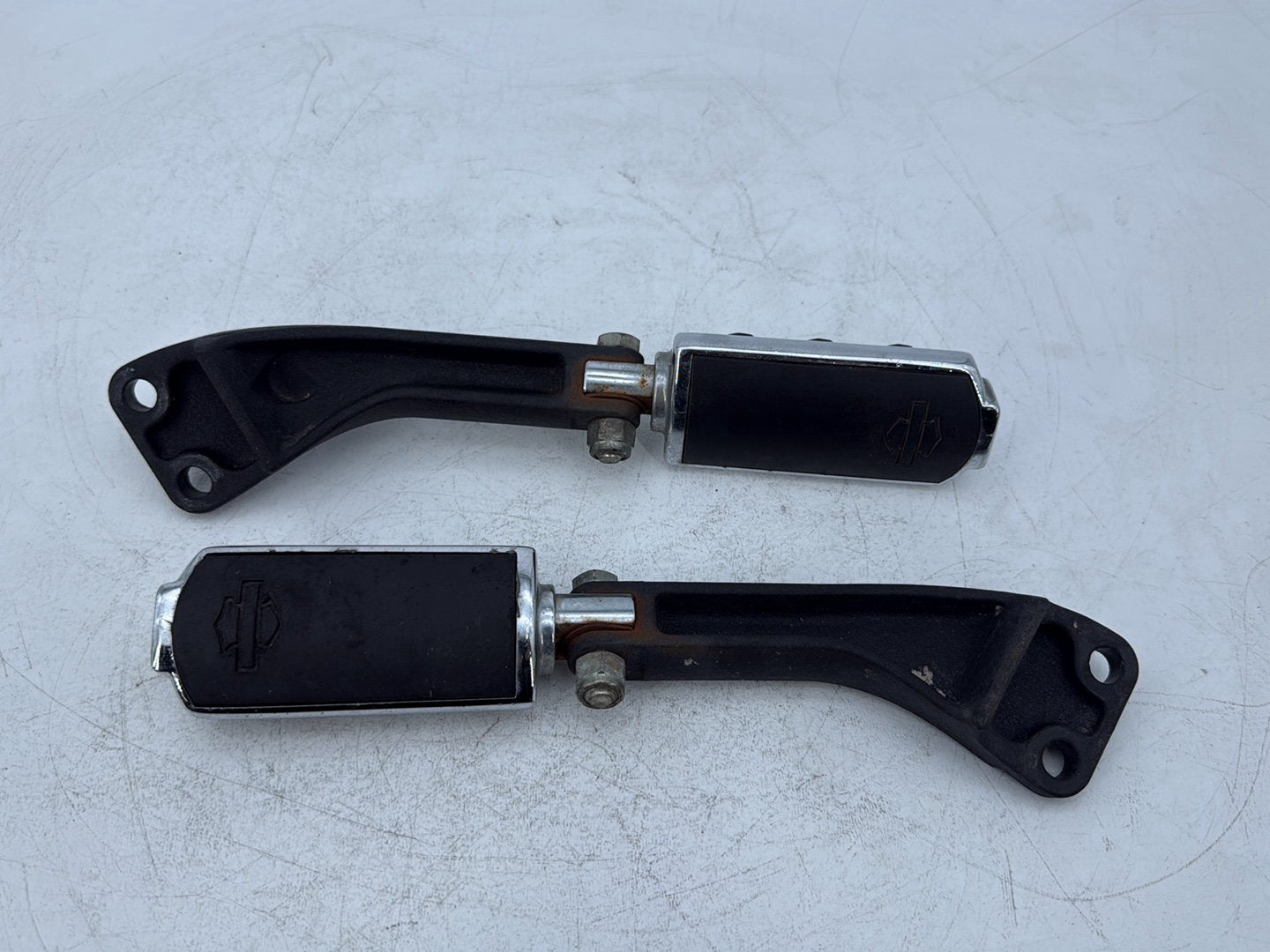 1999 - 2006 Harley-Davidson Dyna Super Glide Passenger Left & Right Foot Pegs 49224-06