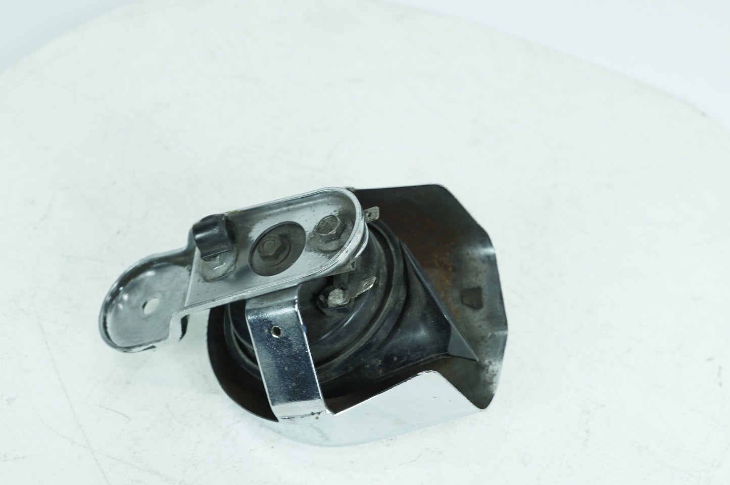 2000 - 2006 Harley-Davidson Softail Deuce Horn Signal Klaxon Chrome Cover 69012-93A