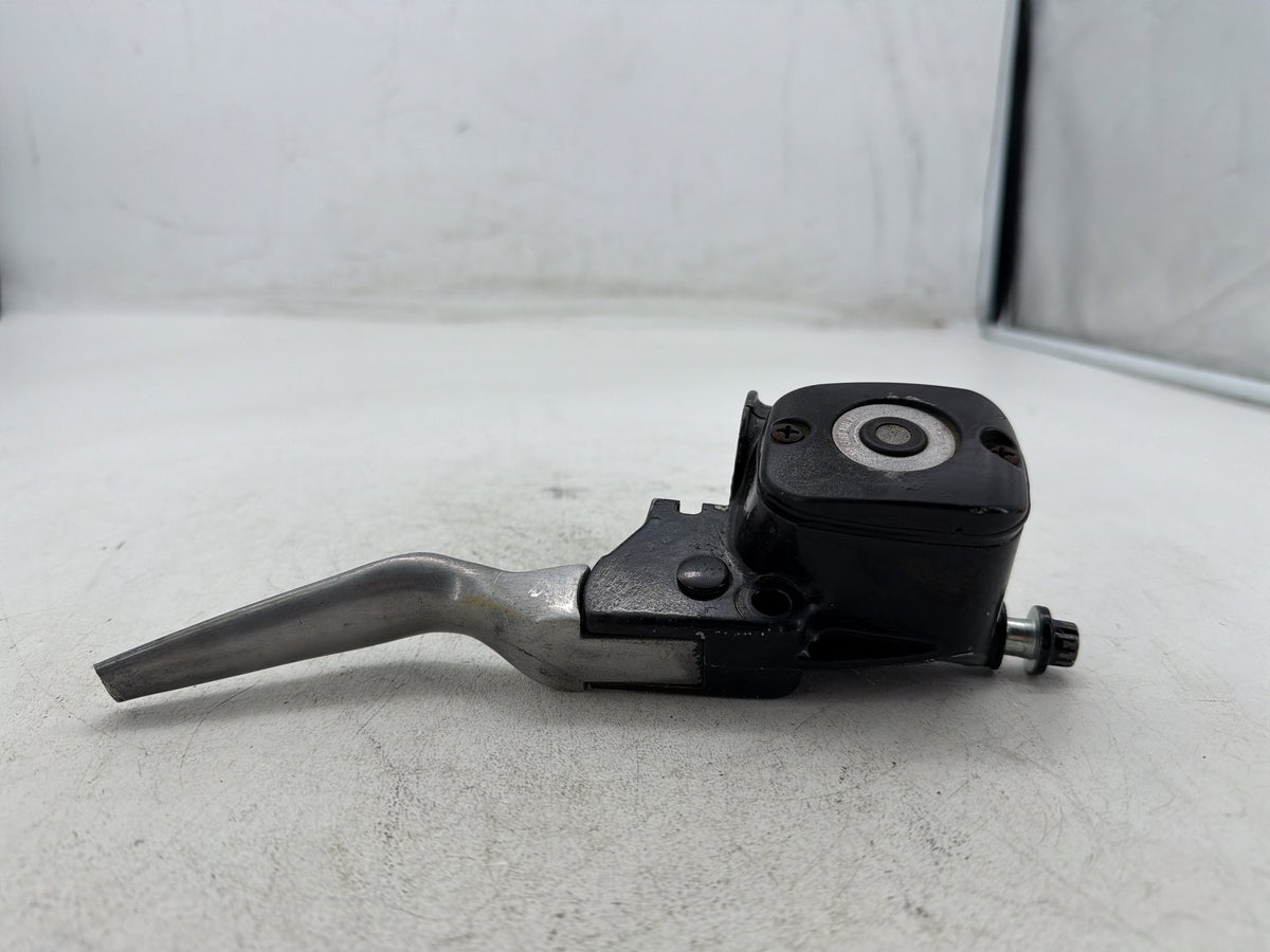 2002 Harley Heritage Softail Classic OEM Front Right Brake Lever Master Cylinder