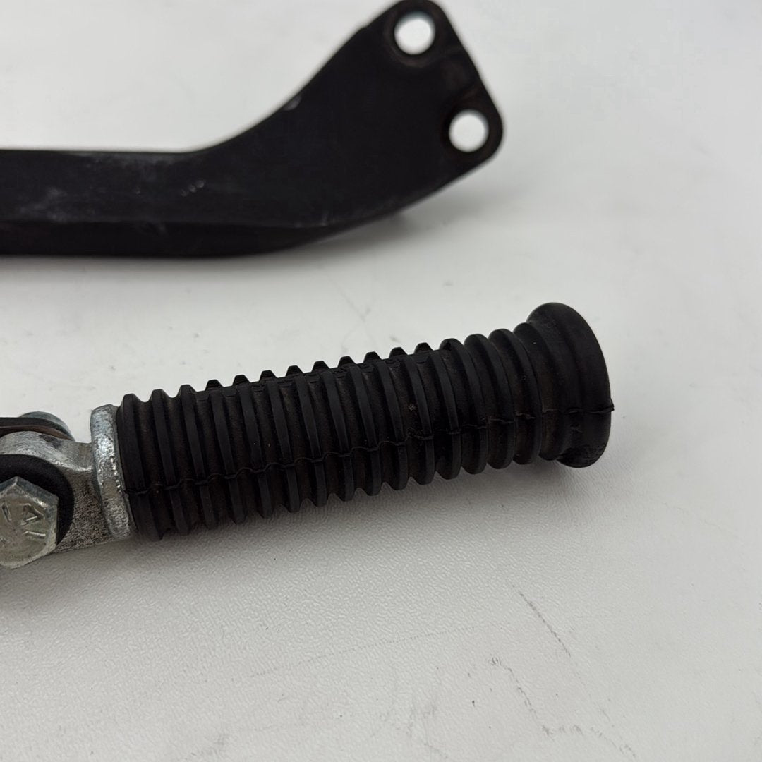 2007 - 2012 Harley-Davidson Dyna Super Glide Passenger Left & Right Foot Pegs 49224-06A