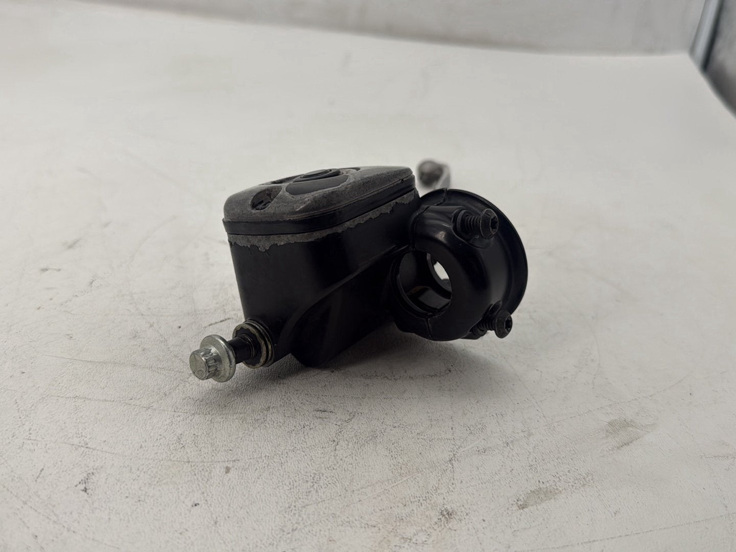 2007 Harley Touring FLHTP Electra Glide Police OEM Front Right Brake Lever Master Cylinder