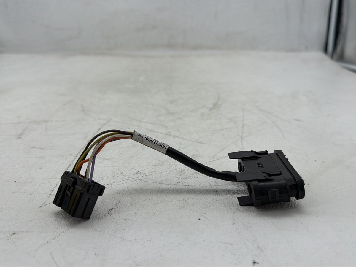 2007 Harley Electra Glide Touring Ultra OEM Indicator Lamp Wire Plug 68789-96A