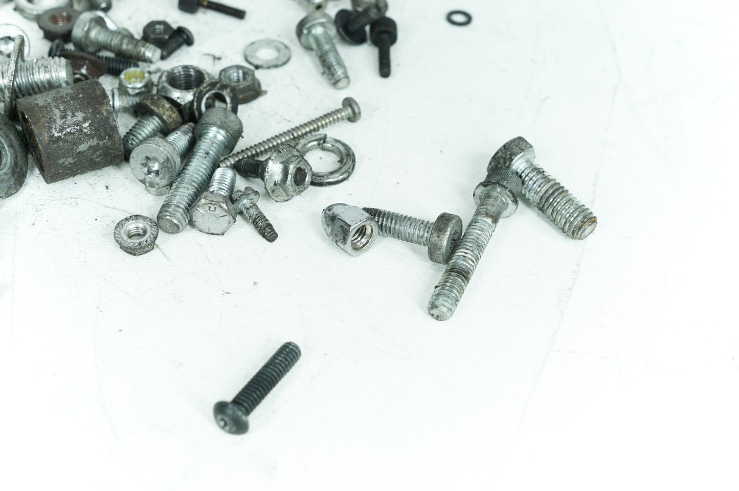 1999 - 2006 Harley-Davidson Touring Electra Ultra Classic Hardware Bolts Nuts & Brackets