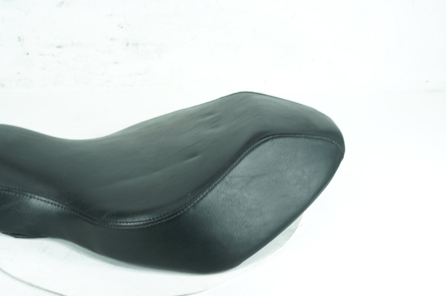 2004 - 2013 Harley-Davidson Sportster 1200 Low Rider Driver Solo Seat Pillion  	51532-07