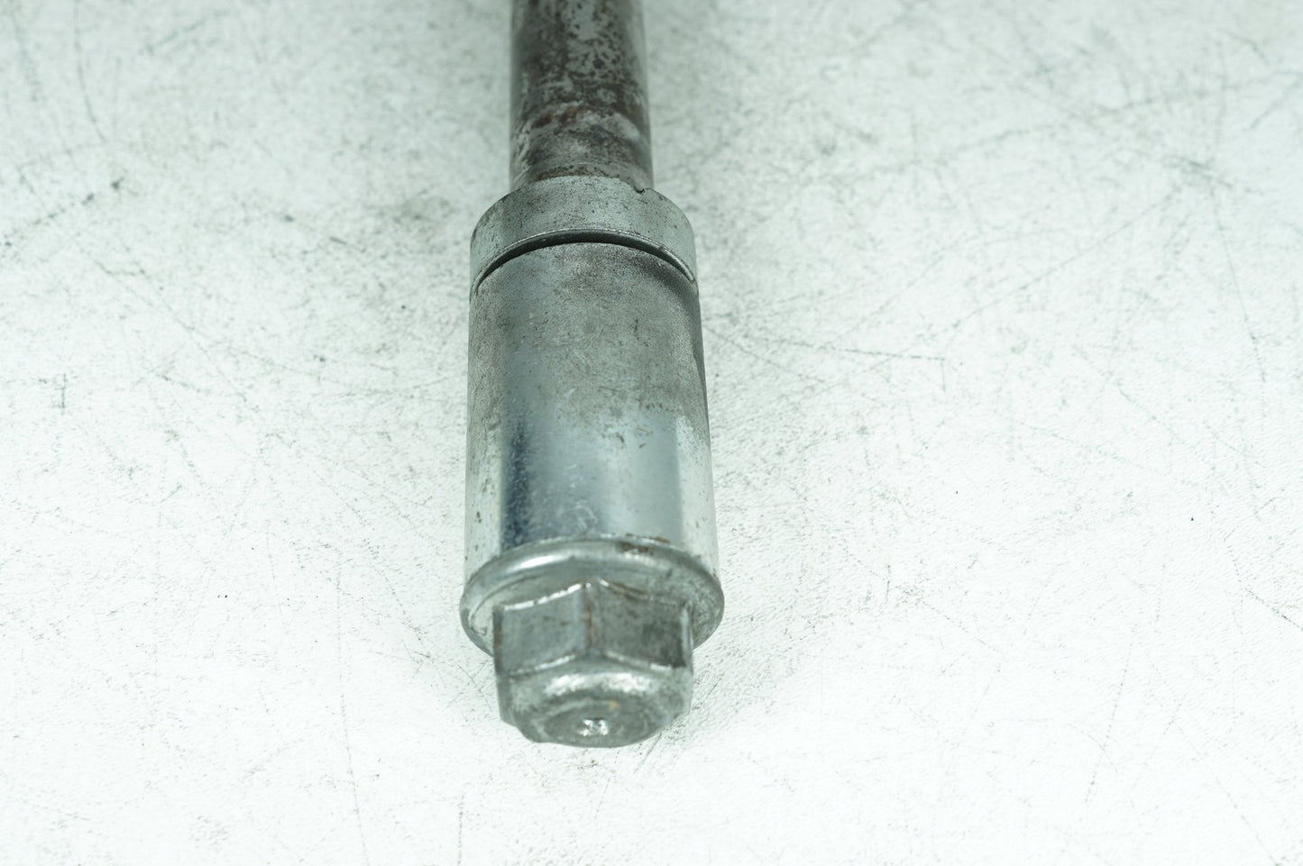 1999 - 2006 Harley-Davidson Dyna Super Glide Rear Wheel Axle Bolt Shaft  	41114-06