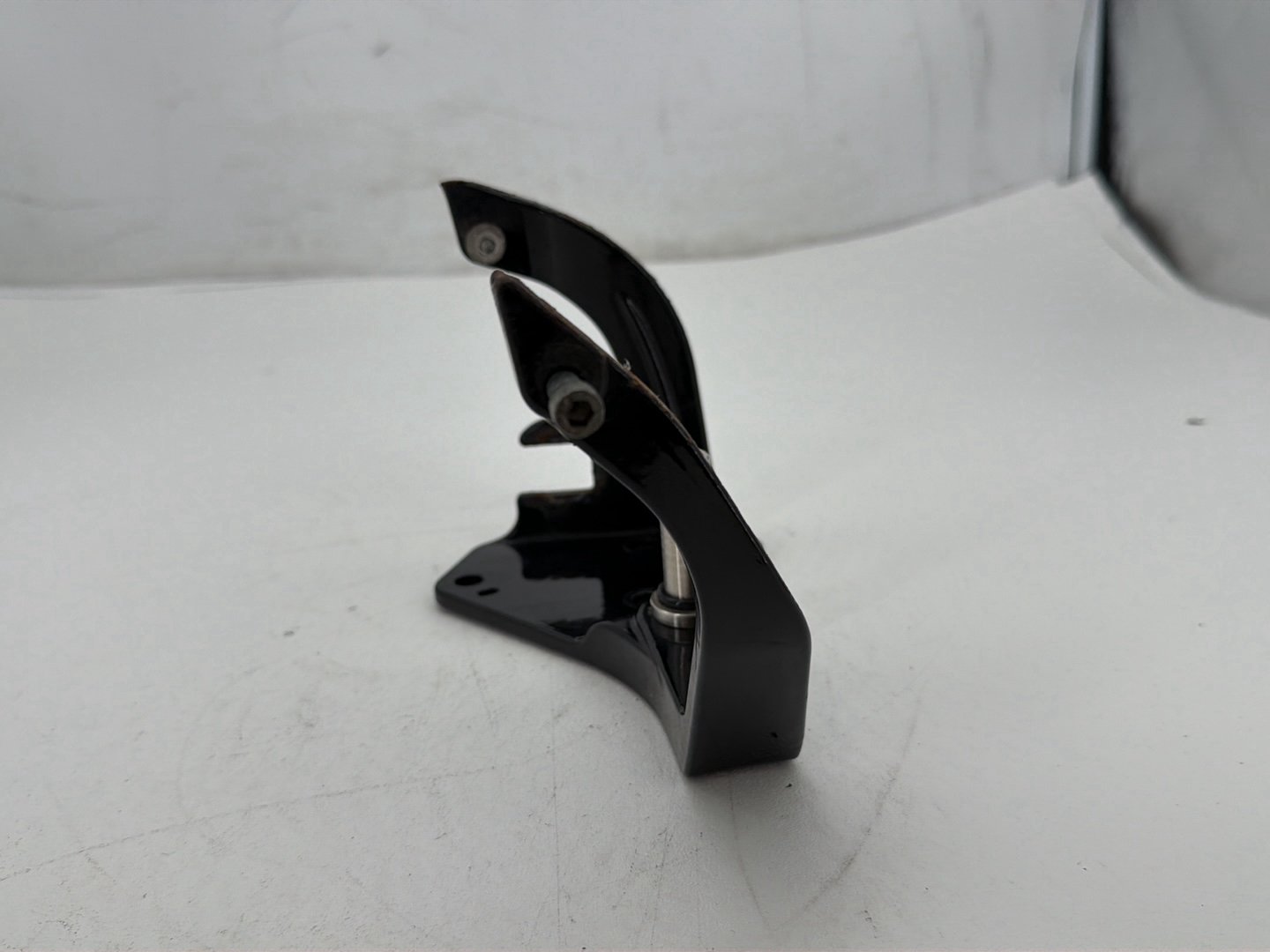 2011 Harley Heritage Softail Classic FLSTC OEM Right 1 Footboard Mount Bracket