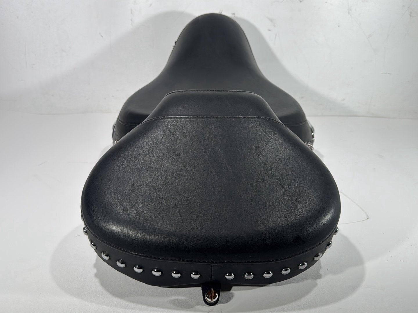 2004 Harley Softail FLSTC Heritage Classic OEM Passenger Rider Driver Seat Saddle