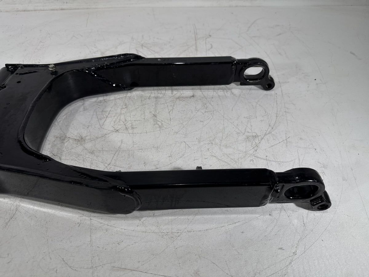 2007 Harley Electra Touring CVO Screamin Eagle OEM Rear Fork Swingarm Swing Arm