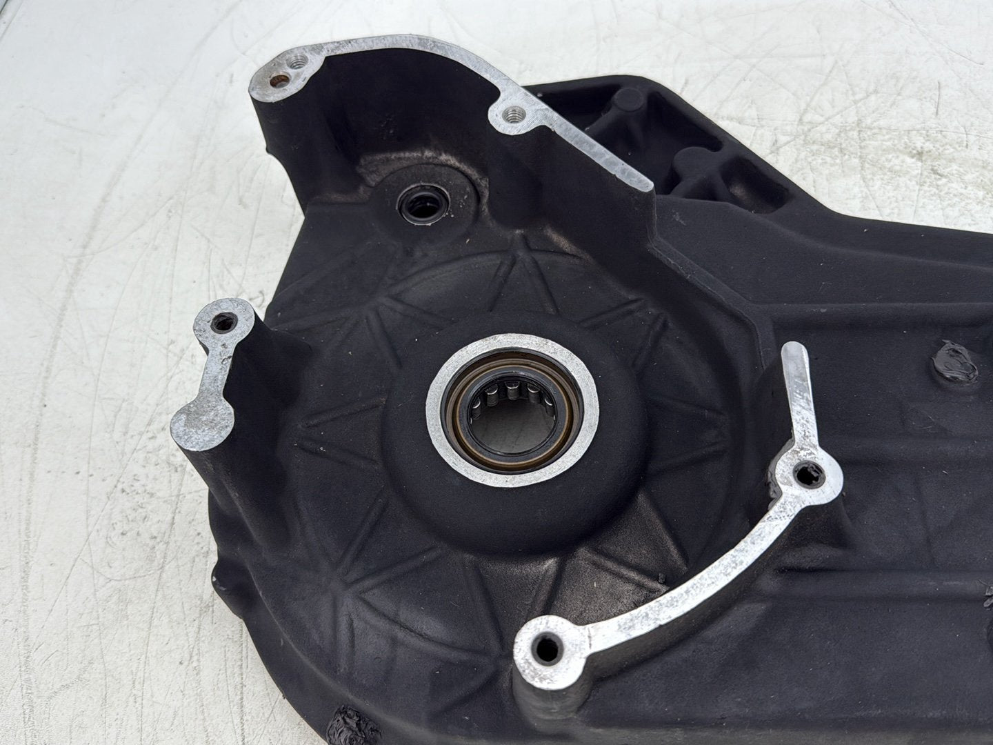 1998 Harley Touring FLHTCUI Electra Glide Ultra OEM Inner Primary Clutch Cover