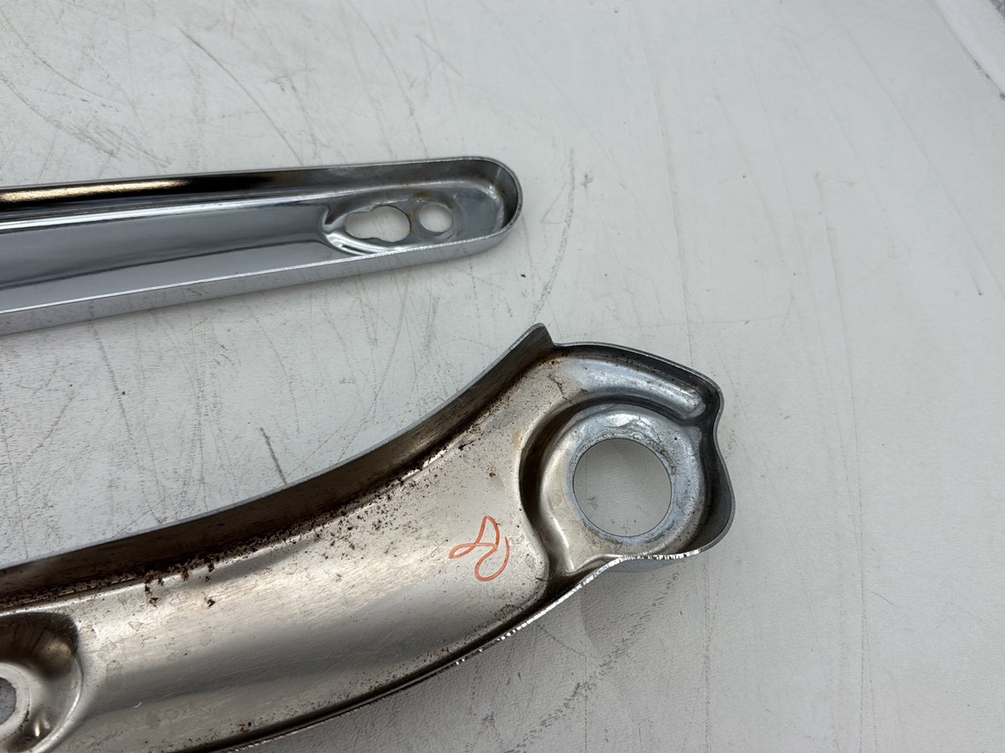 2008 Harley Dyna FXDL Low Rider Anniversary OEM Rear Left Right Fender Struts Bracket