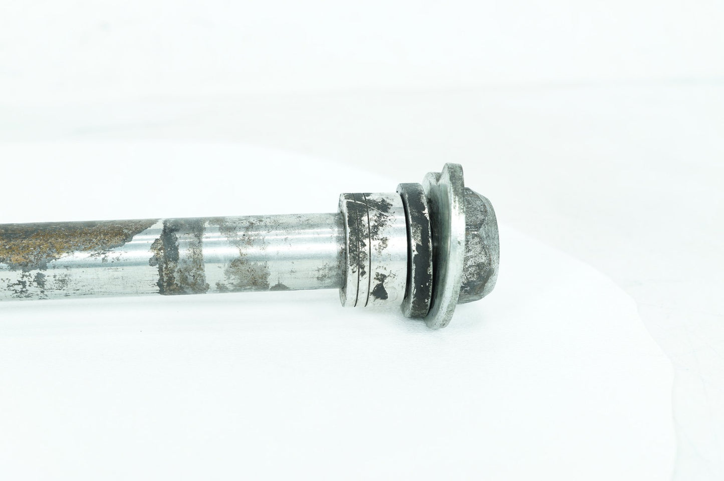 2007 - 2011 Harley-Davidson Touring Electra Ultra Rear Wheel Axle Bolt Shaft 41056-09