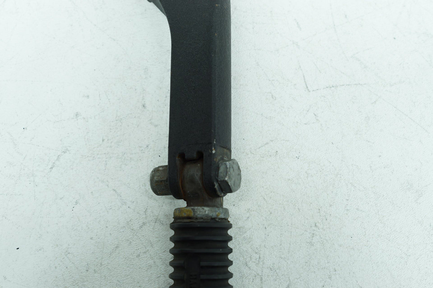 2007 - 2017 Harley-Davidson Dyna Super Glide Right Foot Rest Support Bracket Peg 33032-99