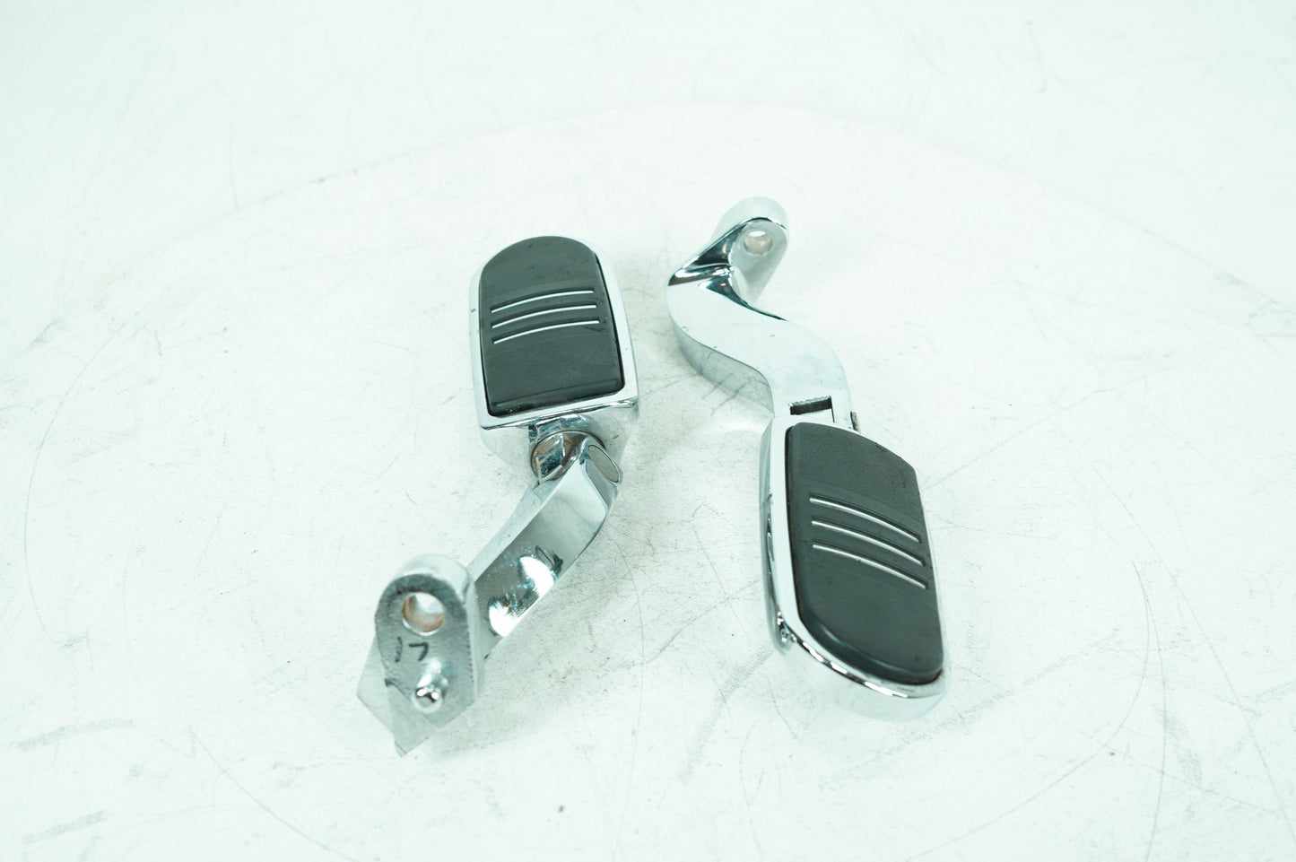 2007 - 2016 Harley-Davidson Touring Police Electra Passenger Left & Right Foot Pegs