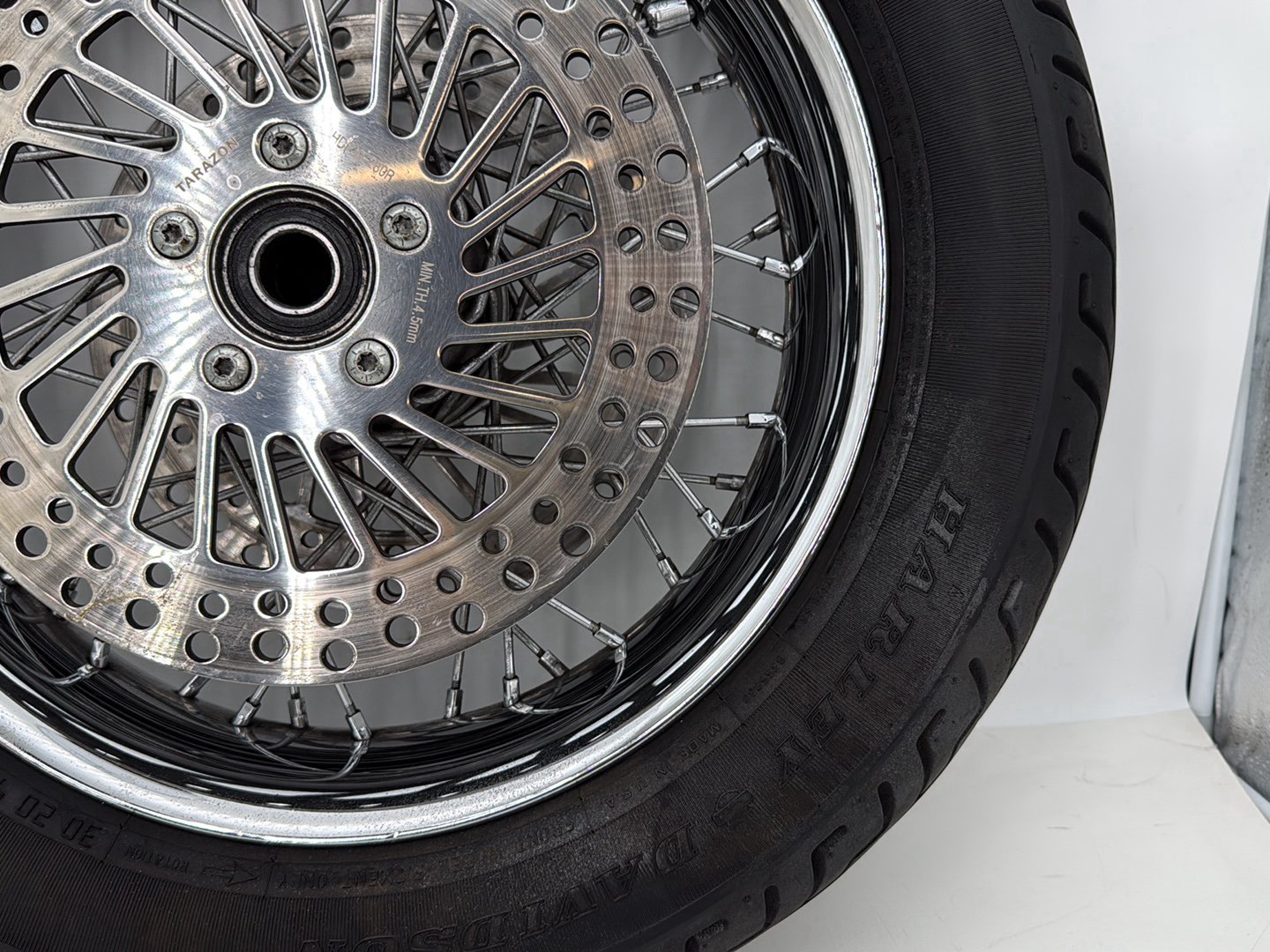 1999 - 2006 Harley-Davidson Touring Electra Glide Ultra Front Wheel Rim Tire Spoked 43440-05A