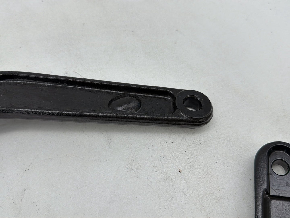 2015 Harley Softail Deluxe FLSTN OEM Rear Left & Right Fender Support Bracket
