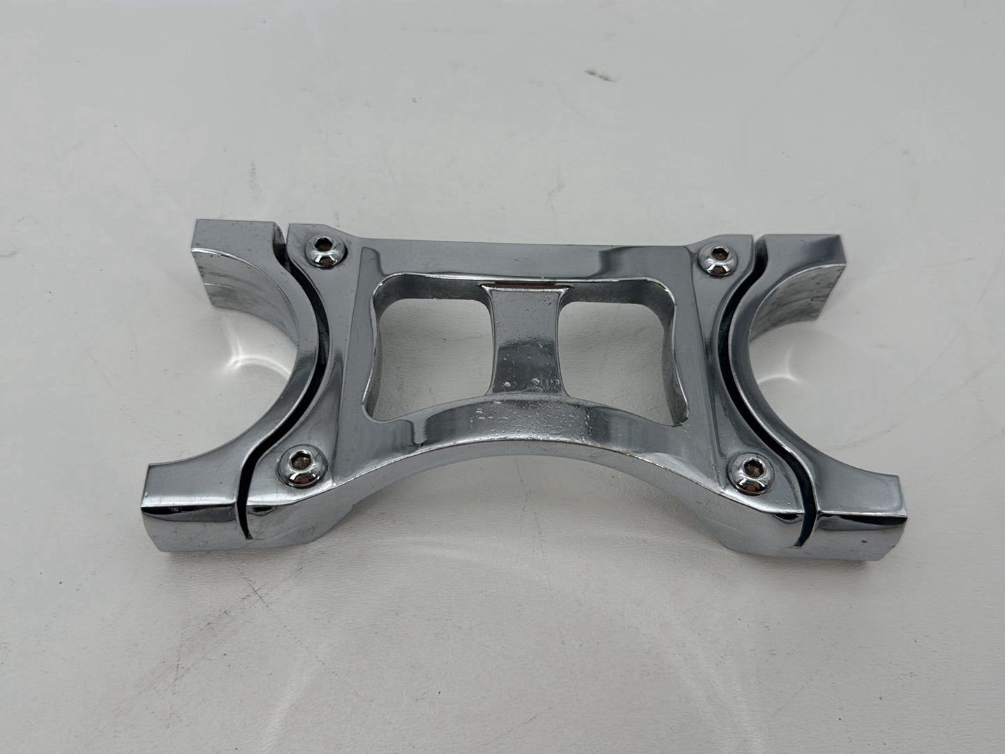 1999 - 2006 Harley-Davidson Dyna Low Rider Mount Bracket Support Holder Kuryakyn Gen 2