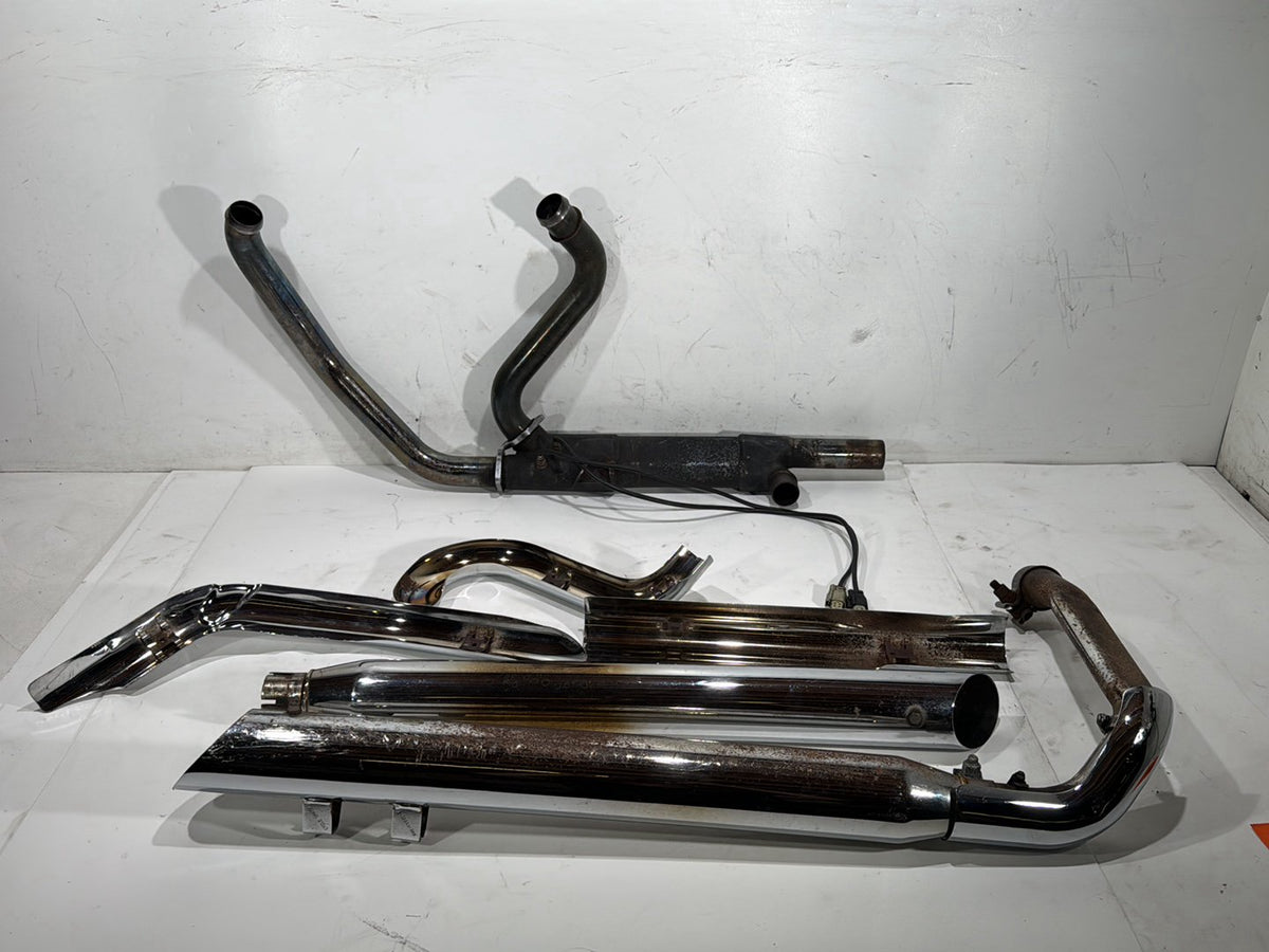 2010 Harley Electra Glide Touring Ultra FLHTCU OEM Exhaust Header Pipes Muffler