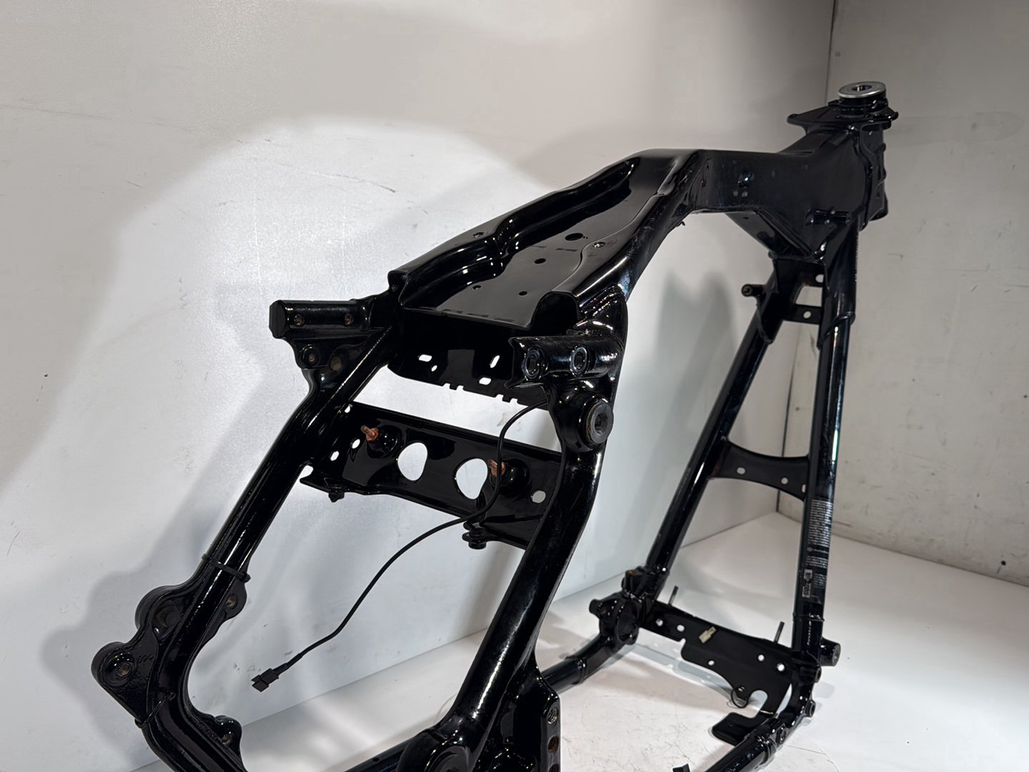 2008 - 2016 Harley-Davidson Touring Street Glide Body Main Frame Chassis SLVG 47900-11BHP